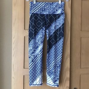 Athleta Capri Leggings 54023 white & blue XXS